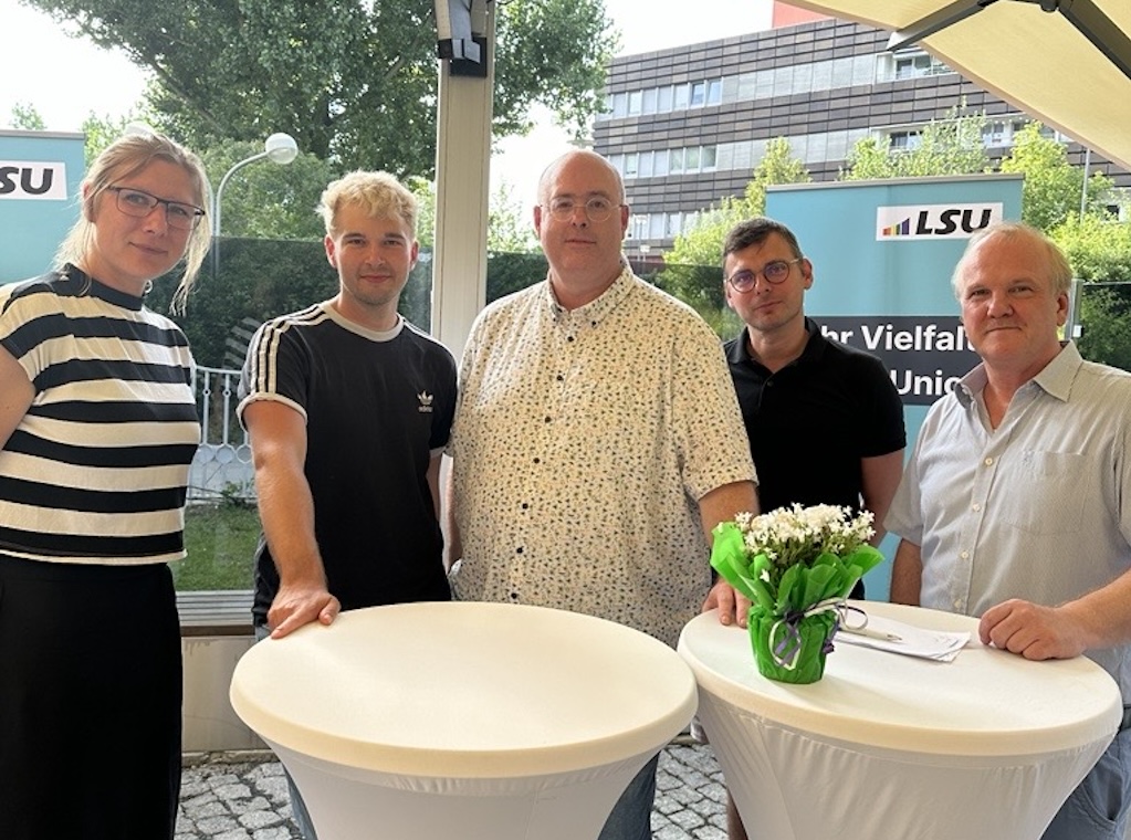 Zeichen gegen Homo-, Bi-, Inter- und Transphobie: MANEO nahm an der queeren Aktionswoche in Lichtenberg teil