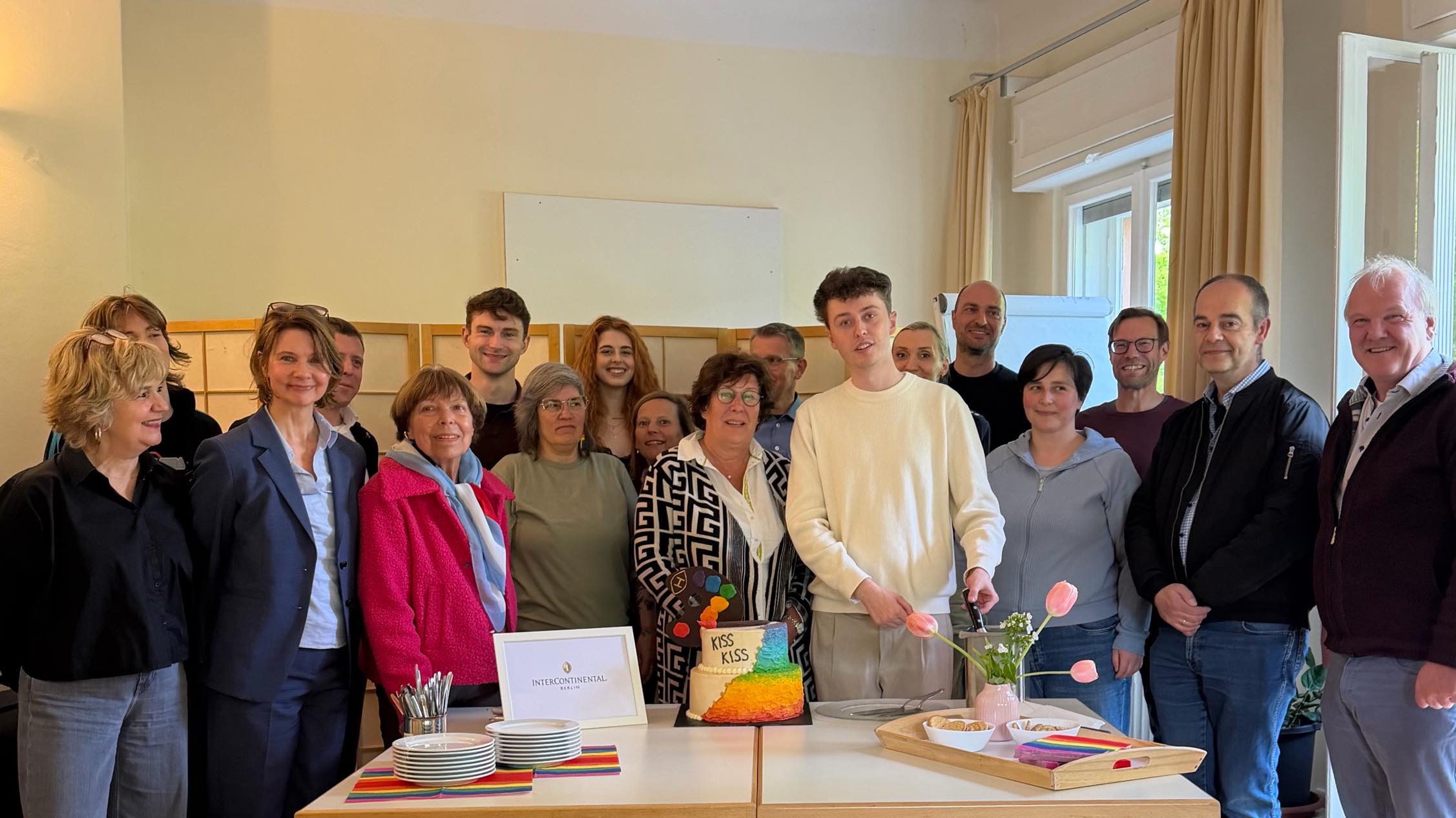 Regenbogenkuchen-Anschnitt in Zehlendorf